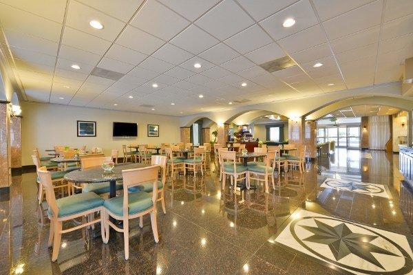 Holiday Inn Express & Suites Tacoma South - Lakewood By Ihg Buitenkant foto