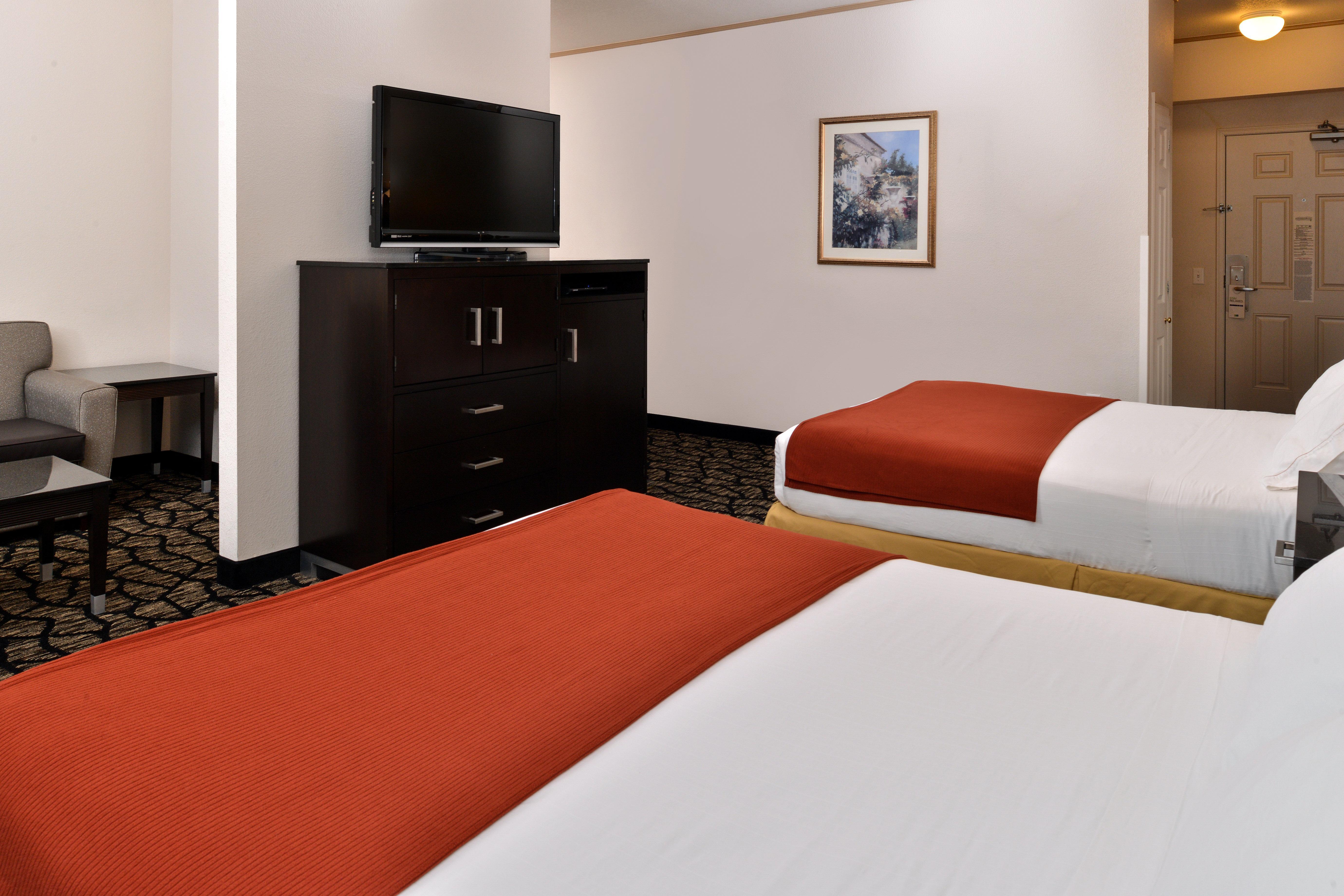 Holiday Inn Express & Suites Tacoma South - Lakewood By Ihg Buitenkant foto