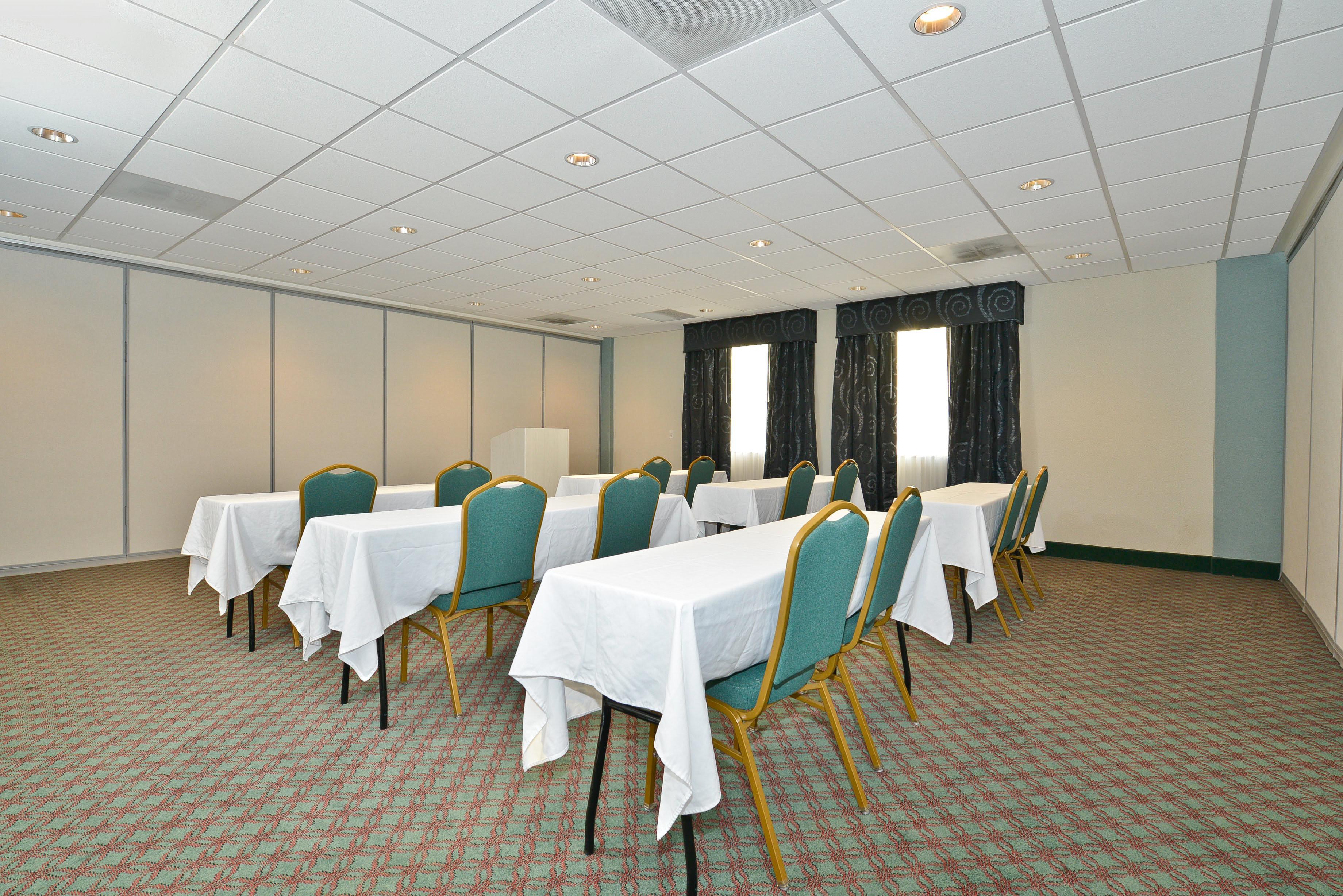Holiday Inn Express & Suites Tacoma South - Lakewood By Ihg Buitenkant foto